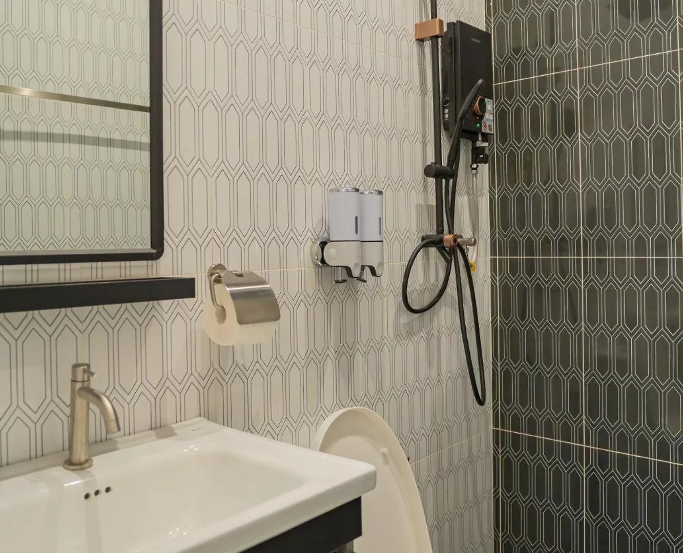 Jovial Industrial Stylish Lodge ''''Bukit Mertajam Hostel